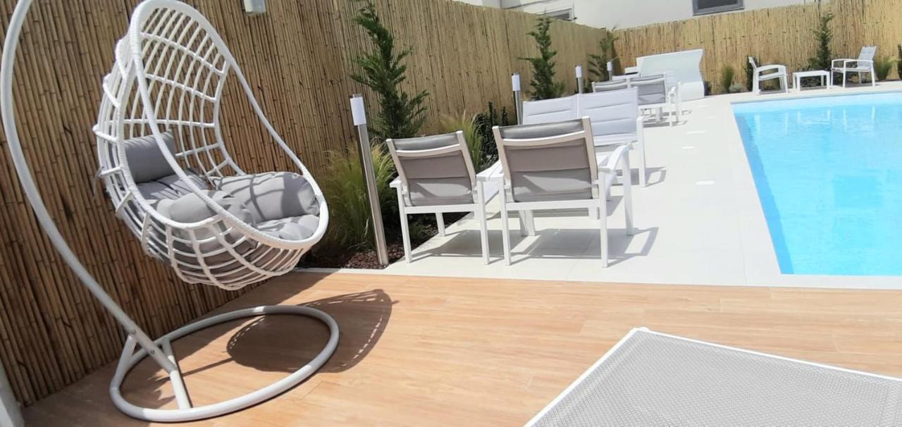 Hotel Ermeti B&B Brunch Riccione Bagian luar foto