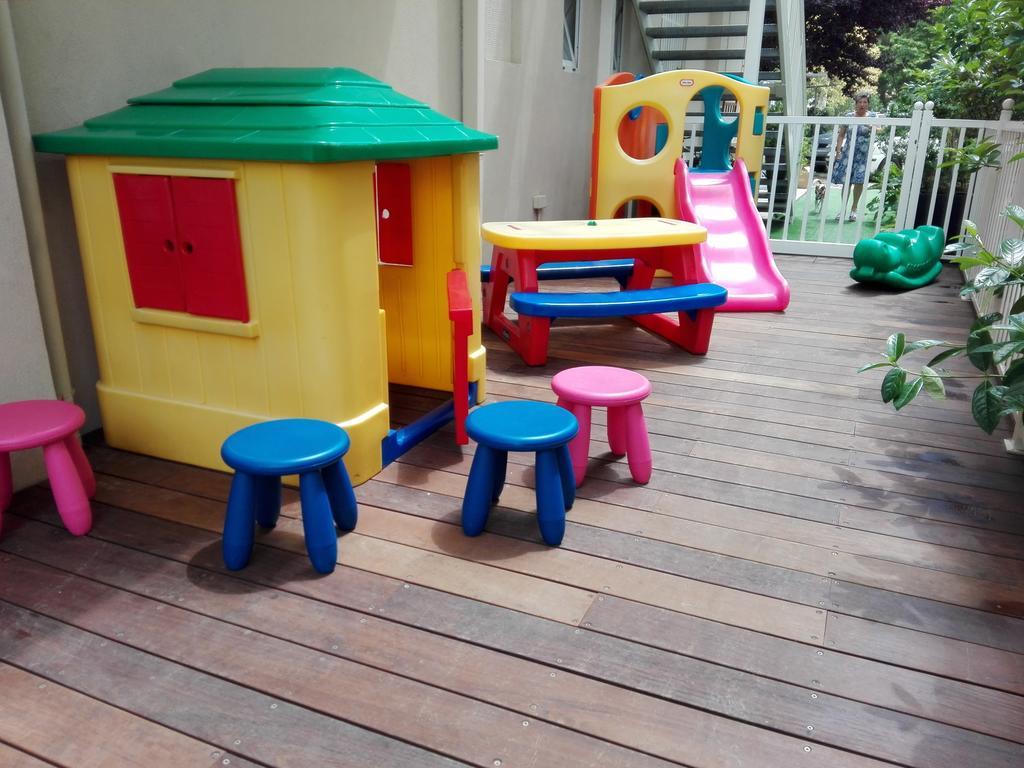 Hotel Ermeti B&B Brunch Riccione Bagian luar foto