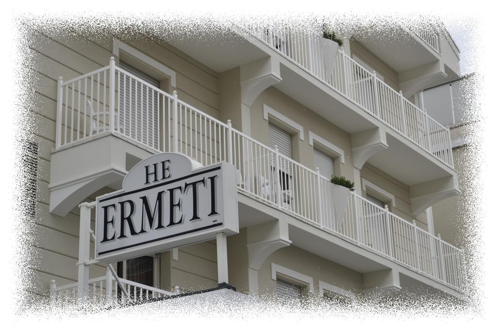Hotel Ermeti B&B Brunch Riccione Bagian luar foto