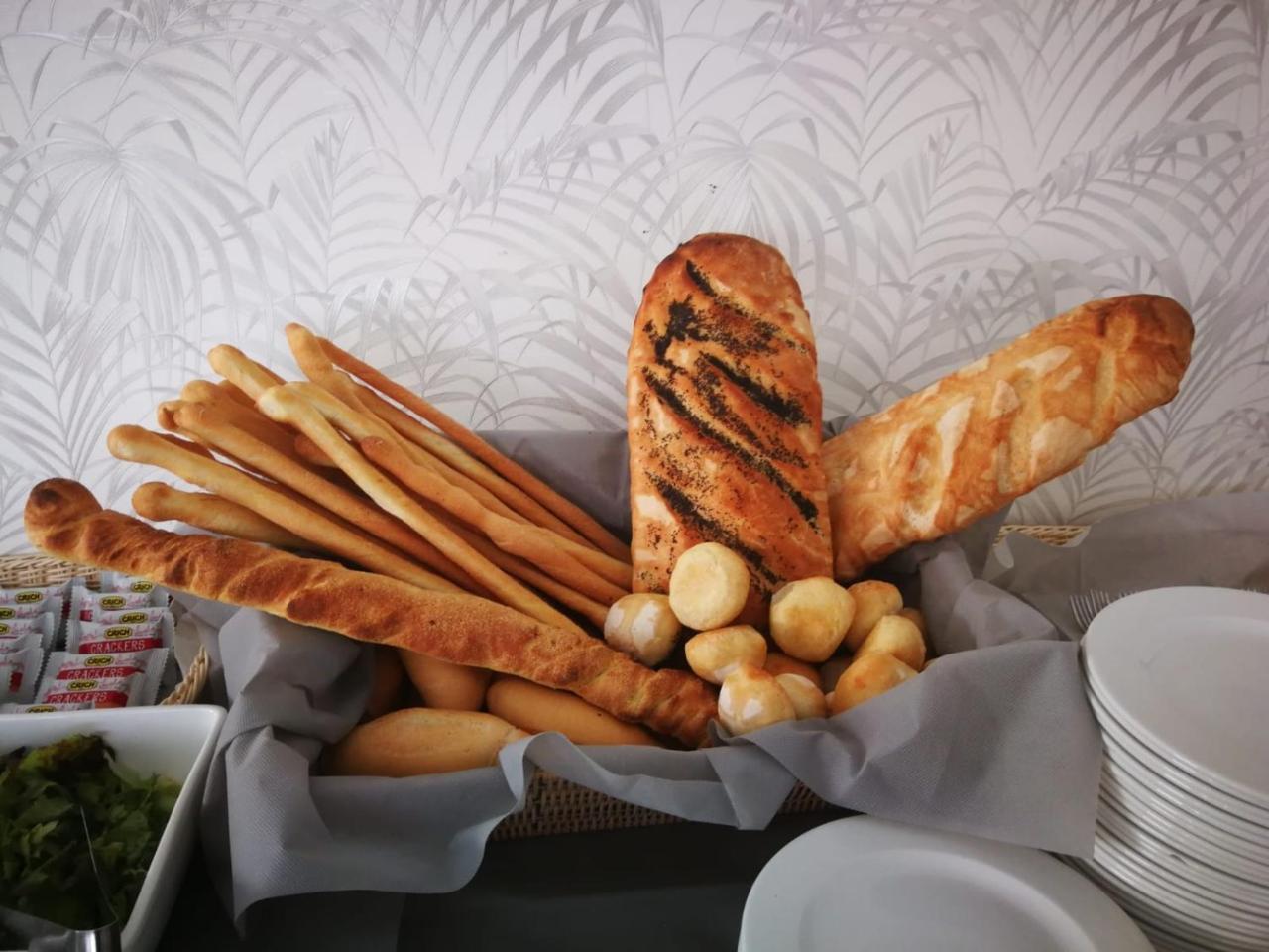 Hotel Ermeti B&B Brunch Riccione Bagian luar foto